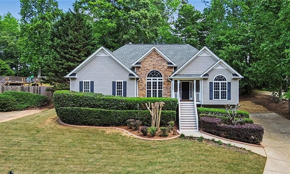 1st image of 222 Riverstone Dr