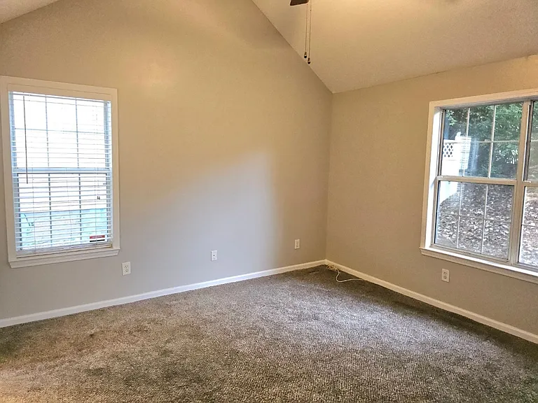 152 S Fairfield Dr — Photo 16