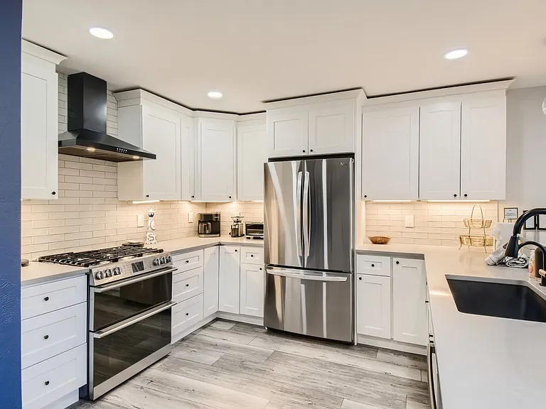 101 Hawn Dr — Photo 2