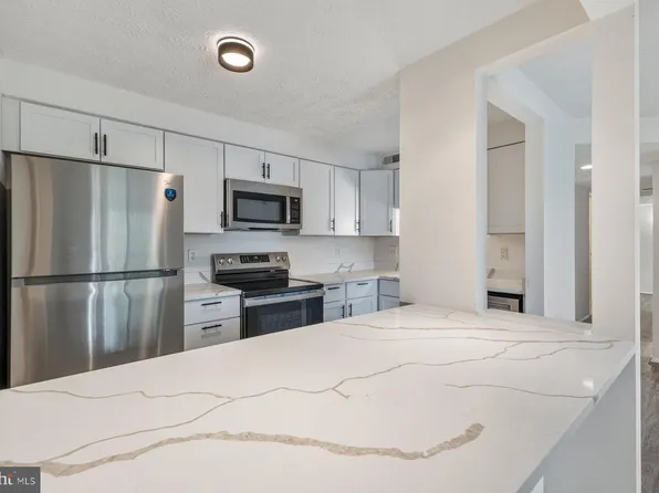 8384 Brockham Dr Unit 29/84K, Alexandria, VA 22309
