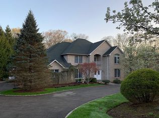 6 Burns Rd, West Harrison, NY 10604