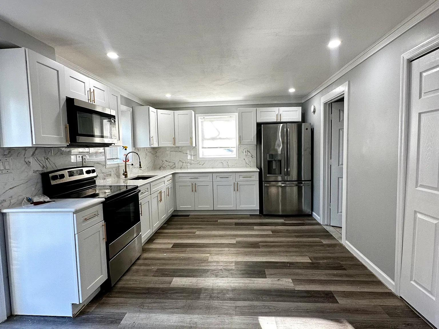 Forest Rd W, Mastic Beach — Photo 2