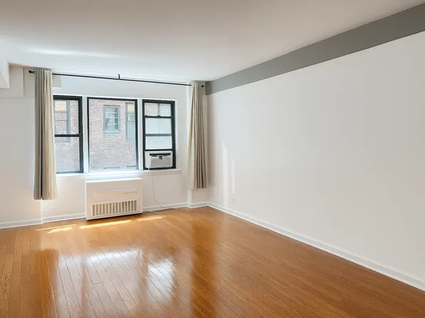 240 East 46th Street 10H image 3 of 19