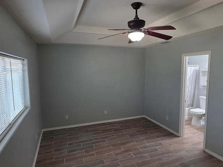 310 Plata Dr — Photo 7