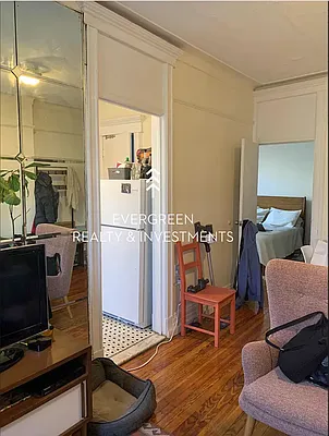 Rented by Evergreen Realty & Investments | media 20