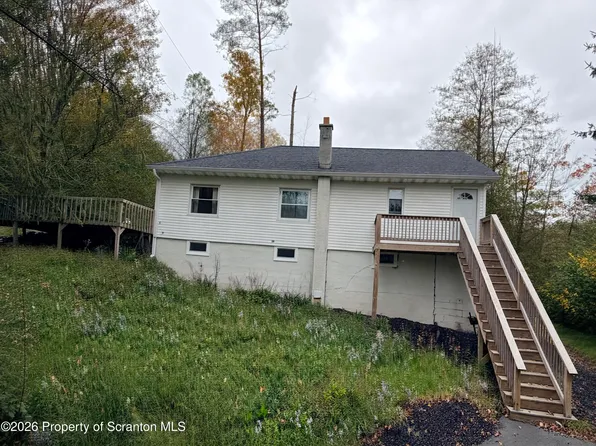 1016 Heart Lake Rd, Jermyn, PA 18433