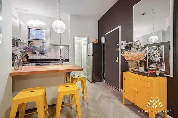 Rented by Cooper & Cooper Real Estate | media 16