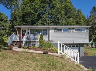 412 Sun Valley Dr, Pittsburgh, PA 15239