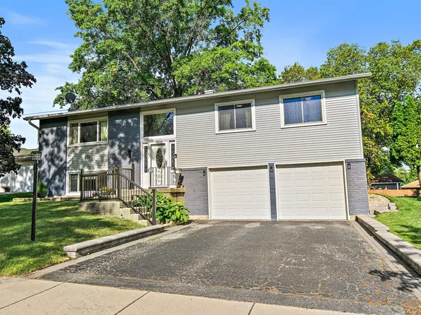 621 Keystone Dr, Bolingbrook, IL 60440