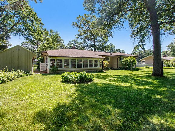 4th image of 511 Gardner St