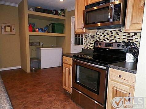 3rd image of 3801 Janice Ln