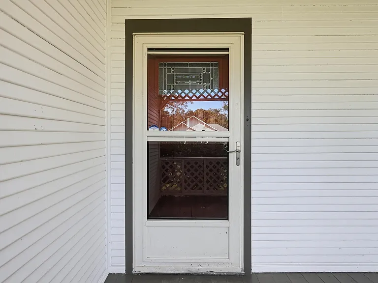 411 Poindexter Ave — Photo 5