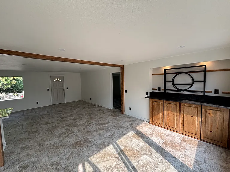 612 E Okanogan Ave #A — Photo 5