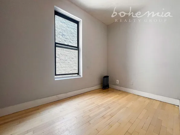 516 West 159th Street image 4 of 7