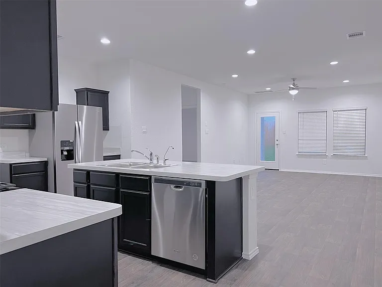 14866 Cypress Hollow Dr — Photo 4