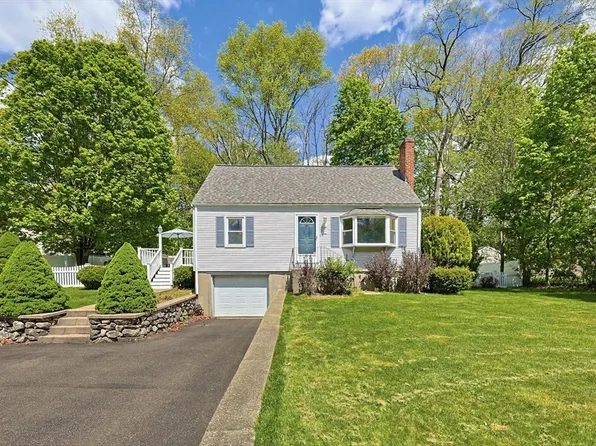 13 Brookside Dr, Foxboro, MA 02035