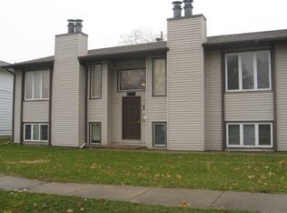 4016 Westover Rd SE, Cedar Rapids, IA 52403