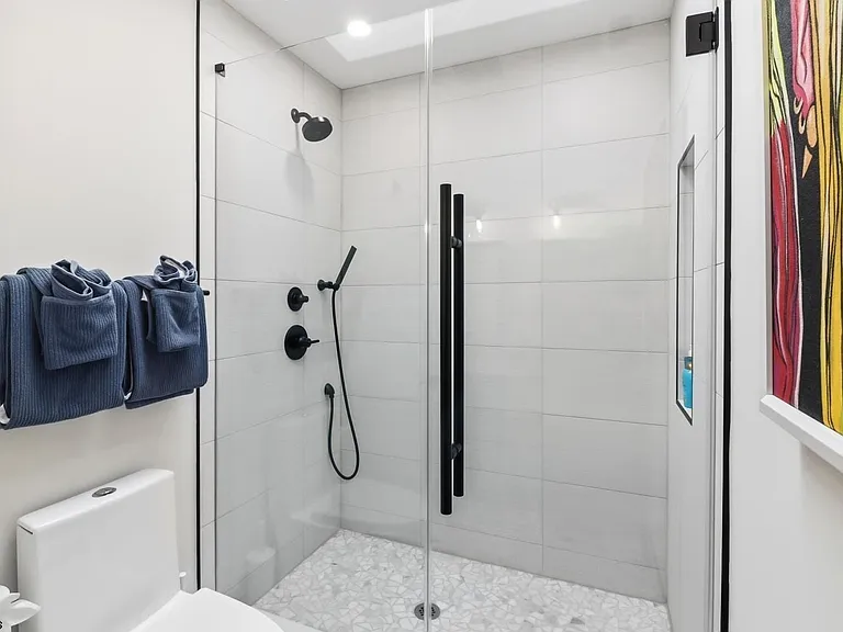 302 N Nassau Ave — Photo 38
