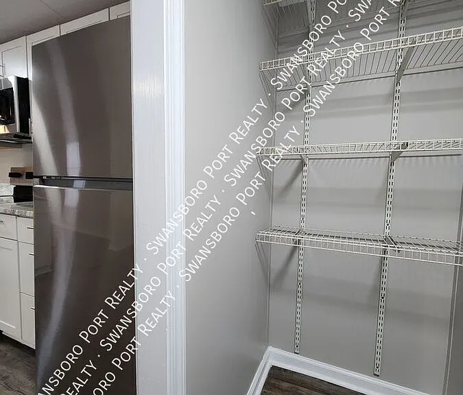 110 Poston Dr — Photo 13