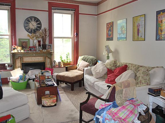 3rd image of 41B N Broadway Ave