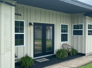 2700 Maple Ave, Groves, TX 77619