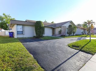 6340 SW 7th St, Pompano Beach, FL 33068