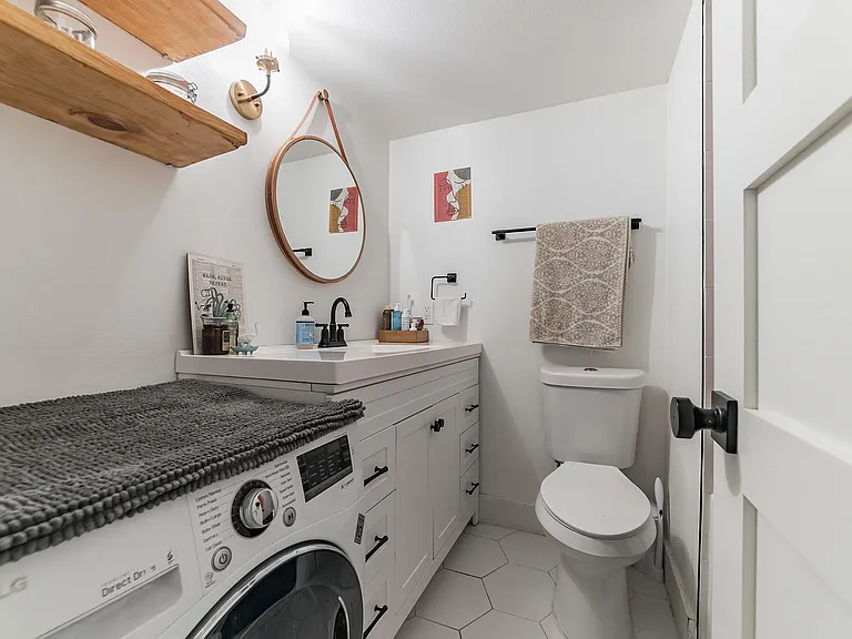 300 Crockett St #111 — Photo 17