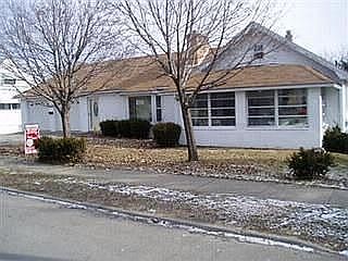 1st image of 684 Shedborne Ave