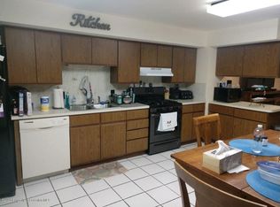 628 Main St, Moosic, PA 18507