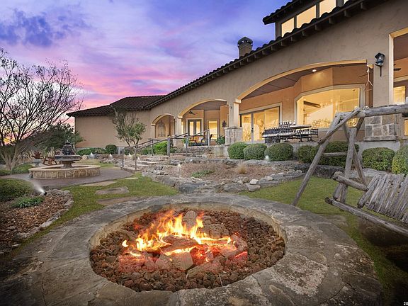 5th image of 136 Park Ridge