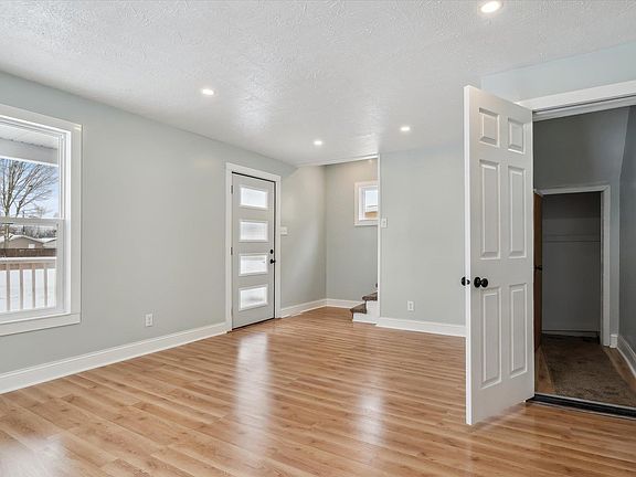 3rd image of 946 S 25th St