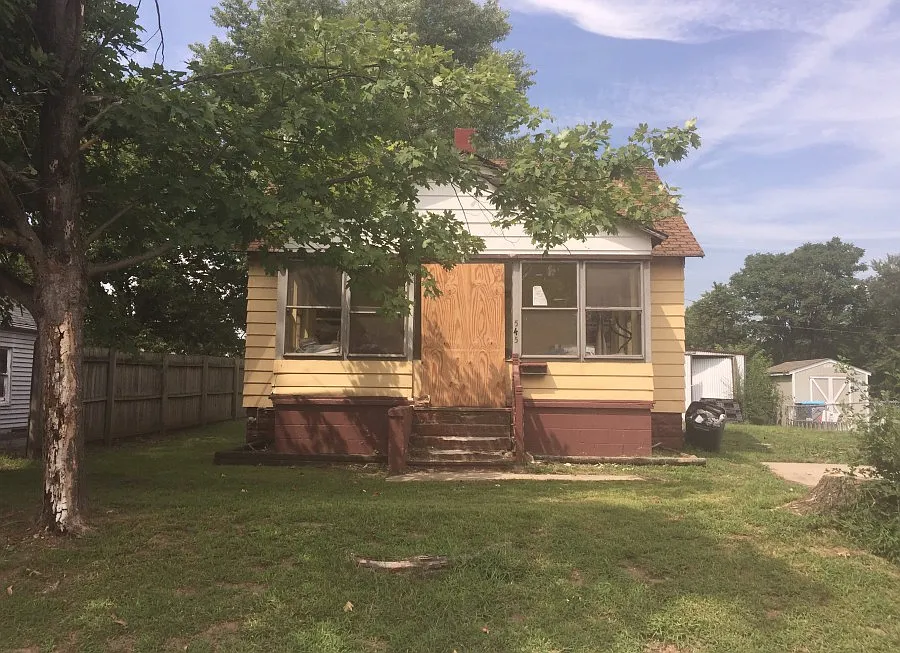 545 Park Ln photo 1