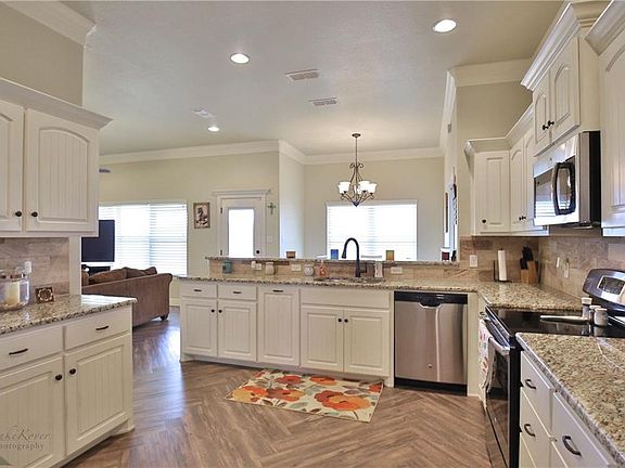 5th image of 3807 Bettes Ln