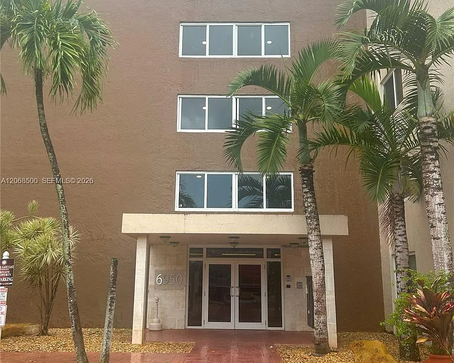 6950 Miami Gardens Dr #2-117A
