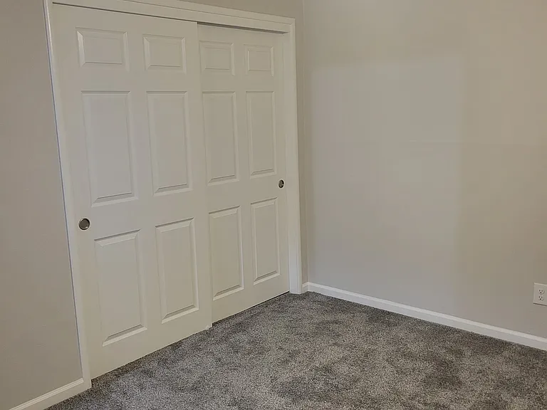 940 Rolling Green Dr — Photo 13