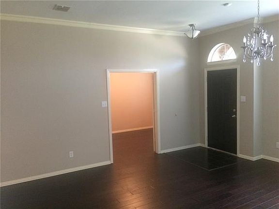 2nd image of 5837 Southmoor Ln