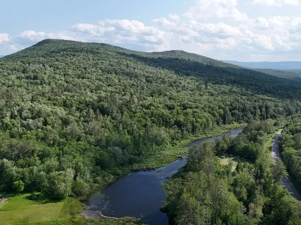 Cash Street, Croydon, NH 03773