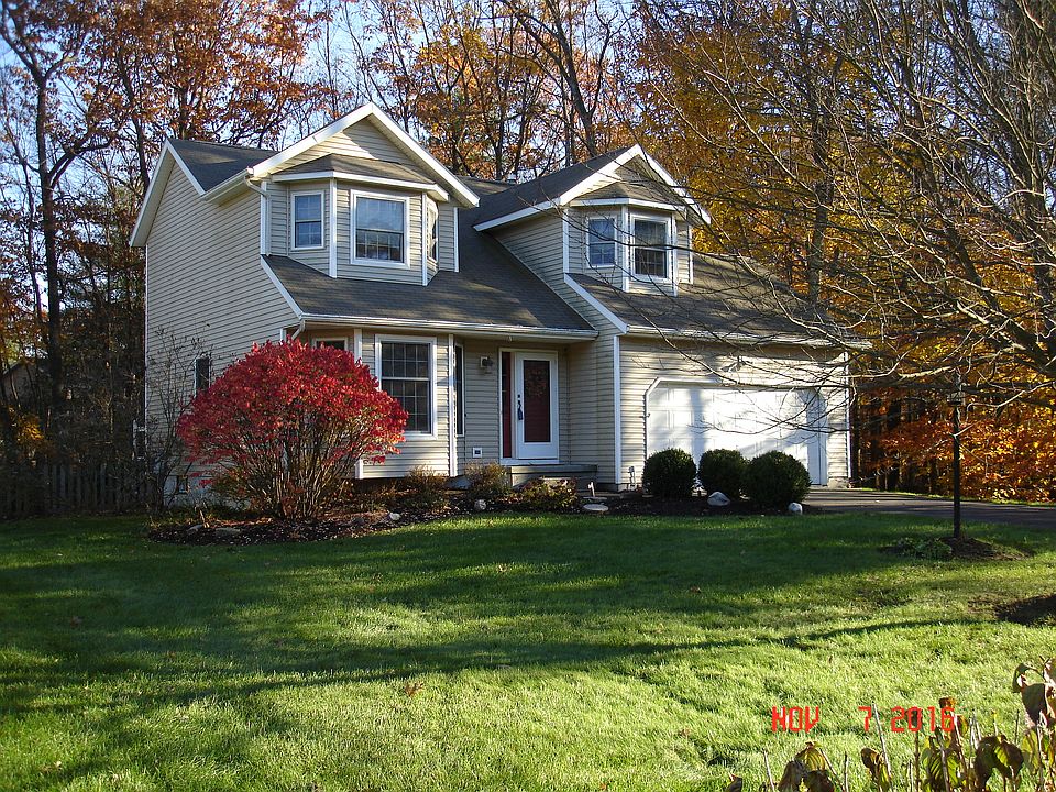1st image of 16 Fairmount Dr