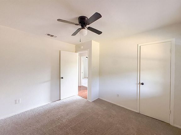 5th image of 1002 Hummingbird Dr