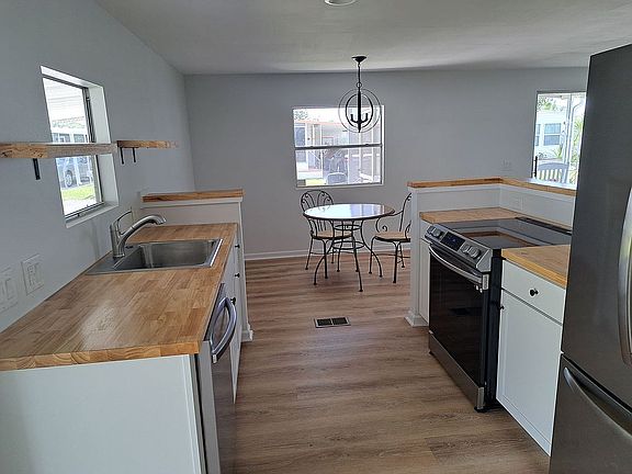 4th image of 228 Spanish Lakes Dr