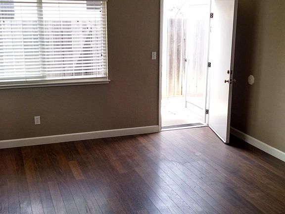 3rd image of 1730 Kinsley St Unit 3