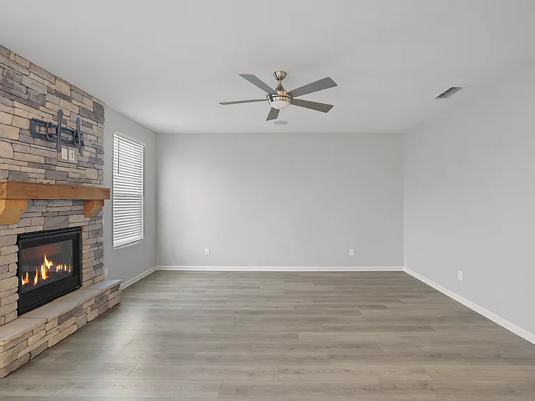 2861 Meadow Gln — Photo 14