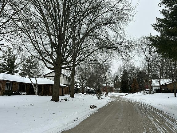 4th image of 7038 Perrietta Ln