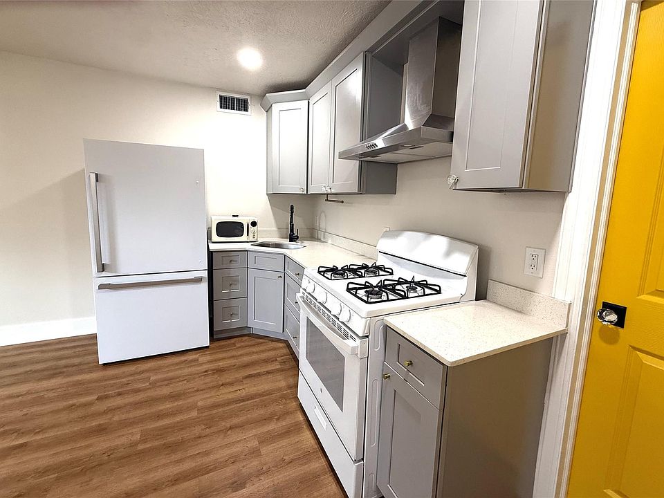 1st image of 5201 Lindsay St