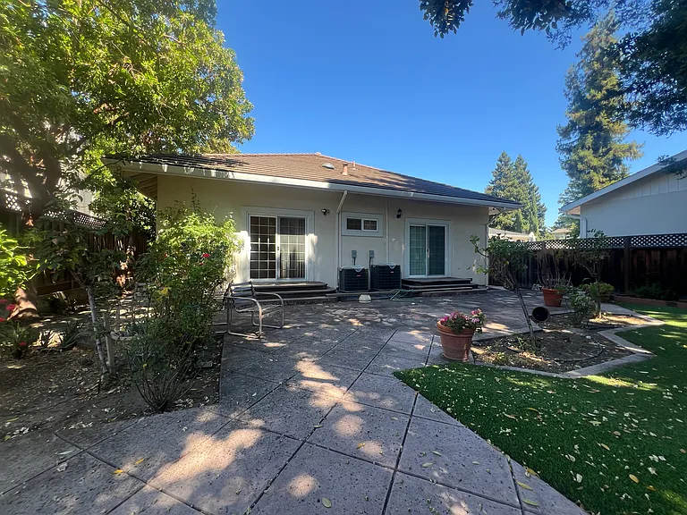 343 Franklin St — Photo 21