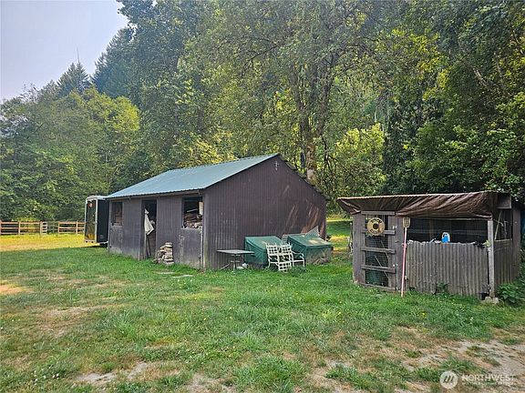 5th image of 1077 Cline Road