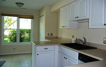 2nd image of 1302 Cromwell Ct #1302