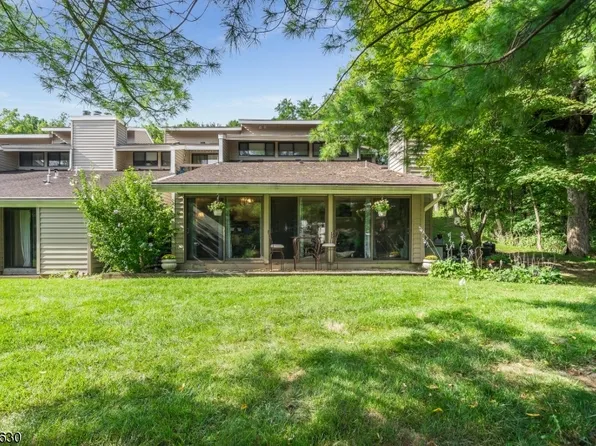 15 Hillside Ct, Union Twp., NJ 08809