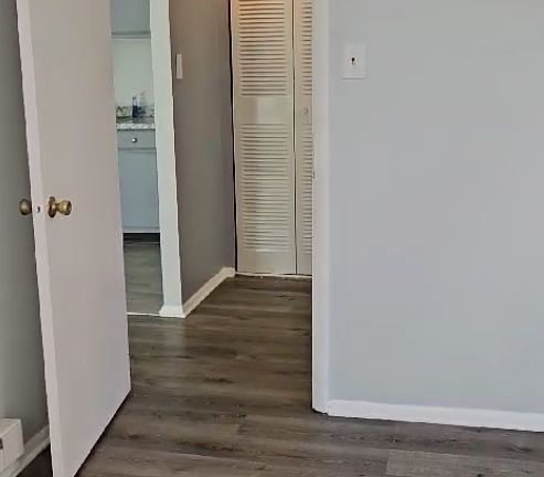 5th image of 927 E 21st St #1B