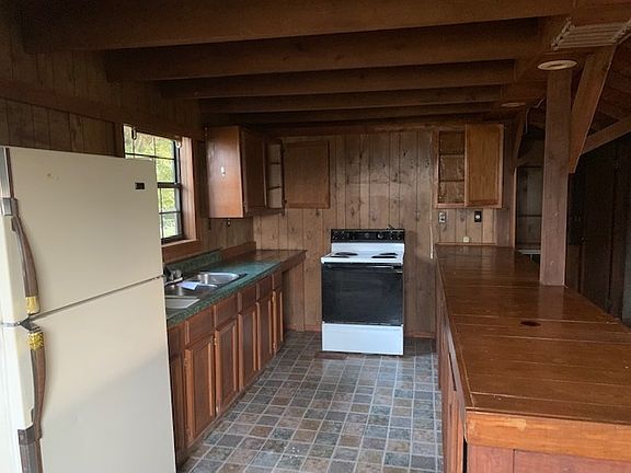 3rd image of 415 Melody Ln